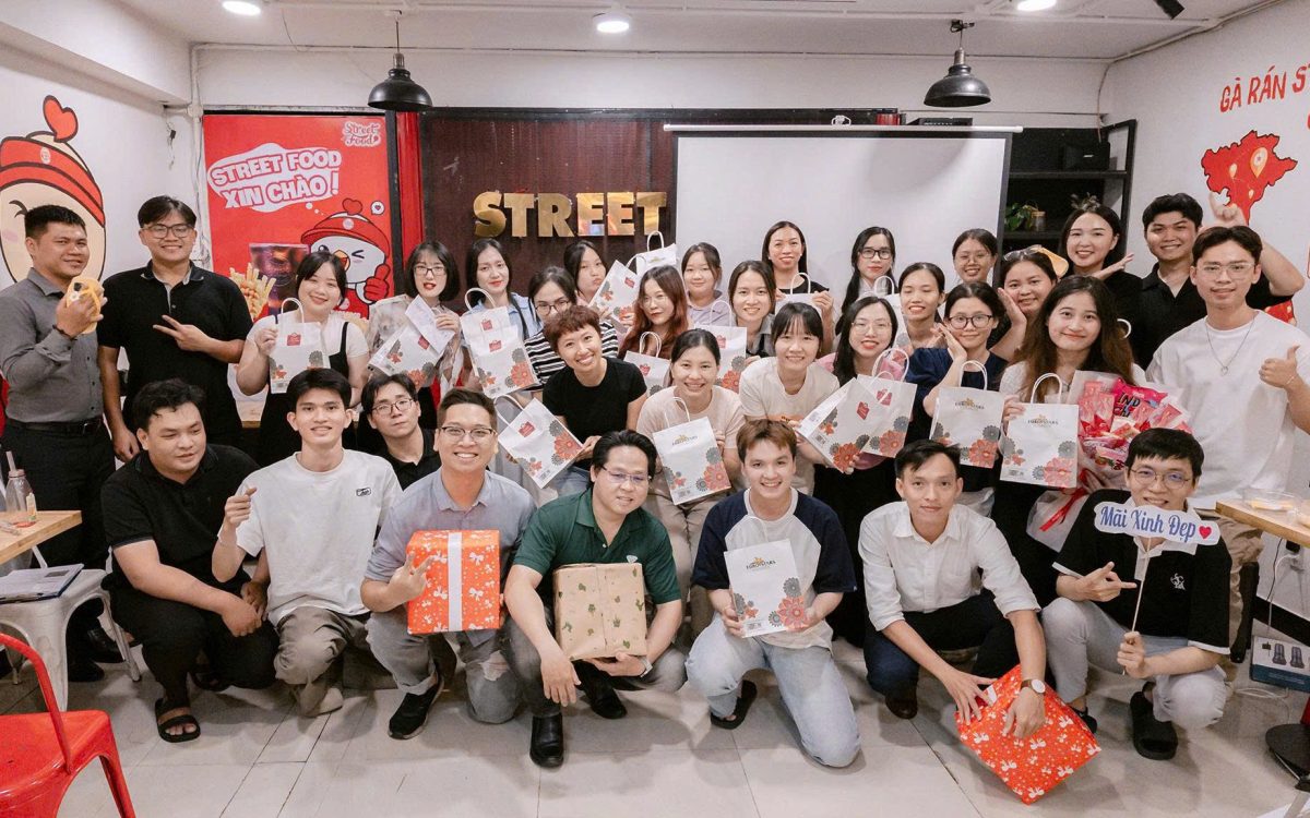 CHƯƠNG TRÌNH CHÚC MỪNG SINH NHẬT KẾT HỢP NGÀY 20/10 TRỌN VẸN YÊU THƯƠNG TẠI VŨ THIÊN GROUP