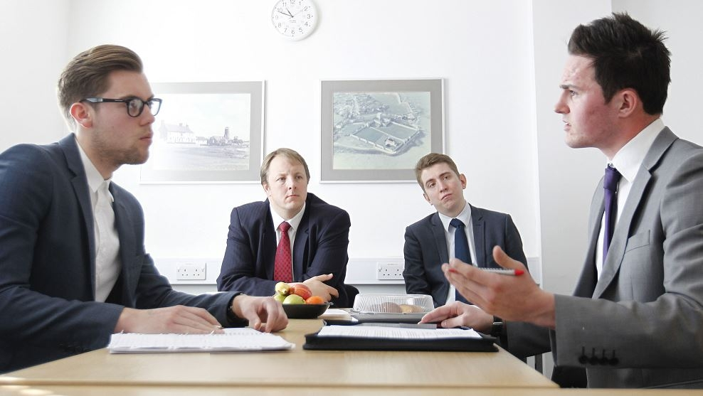 Một đội mạnh không phải đội không có lỗi, mà là đội dám nói thật mà vẫn an toàn