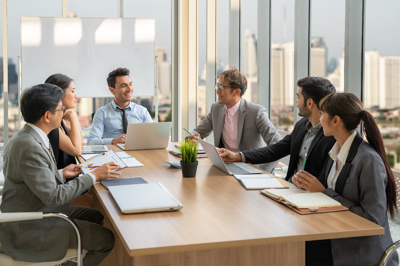 Nhân sự mới không rời đi vì công việc khó, họ rời đi vì cảm giác không ai hướng dẫn